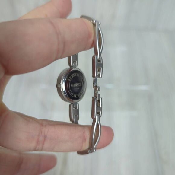 Vintage Guess Womens Silver Tone Chain Link Fashion Watch Blue Face 6.25" Long - Picture 7 of 8